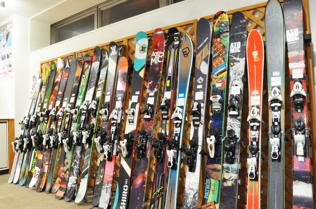 SHOULD I HIRE MY SKIS LOCALLY IN JAPAN? A PRACTICAL GUIDE
